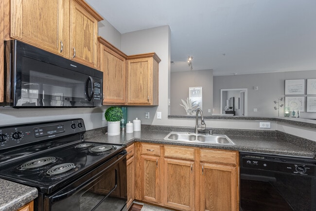 The Trellises Apartments in Florence, KY - Building Photo - Building Photo