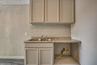 4820 Oak Ave-Unit -#8 in Pasadena, TX - Building Photo - Building Photo