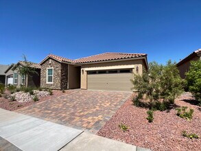 300 Crescent Verse St in Henderson, NV - Building Photo - Building Photo