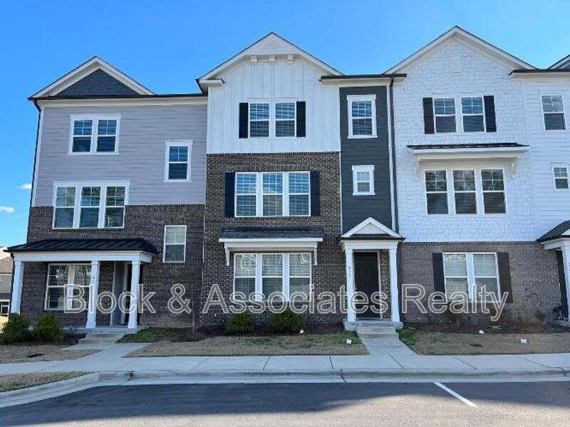 937 Haybeck Ln in Apex, NC - Building Photo
