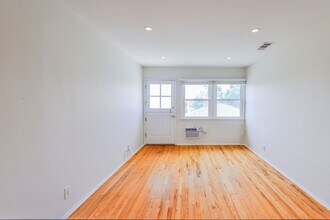 723 12th St, Unit Unit B2 in Santa Monica, CA - Building Photo - Building Photo