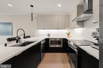 2305 Nicholson St SE in Washington, DC - Foto de edificio - Building Photo