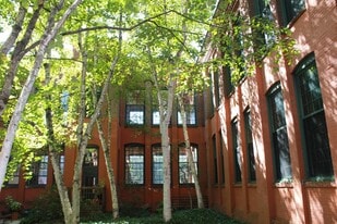 25 Grand St, Unit 135 in Norwalk, CT - Building Photo