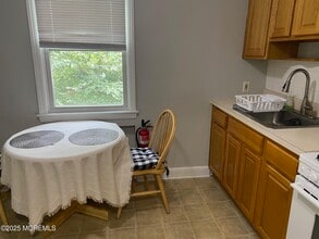 22-24 Oldfield Pl in Red Bank, NJ - Building Photo - Building Photo