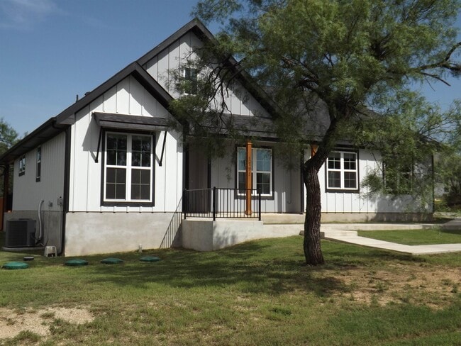 property at 1191 S Lake Dr