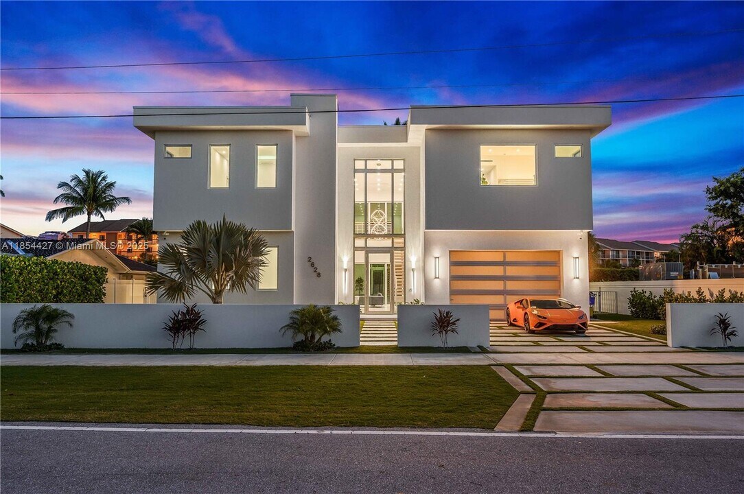 2628 Marcinski Rd in Jupiter, FL - Building Photo