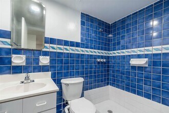 2930 Day Ave in Miami, FL - Building Photo - Building Photo