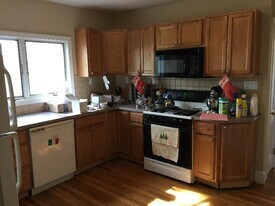 13 Arlington St, Unit 3B in Somerville, MA - Building Photo