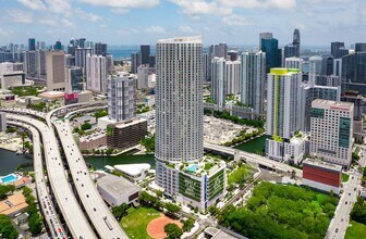Flow Brickell in Miami, FL - Building Photo - Building Photo