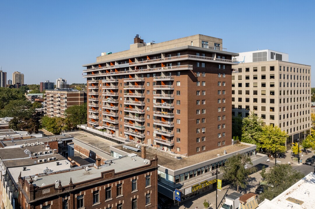 945 De Maisonneuve Boul E in Montréal, QC - Building Photo