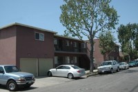 Hellman Apartments in Long Beach, CA - Building Photo - Building Photo