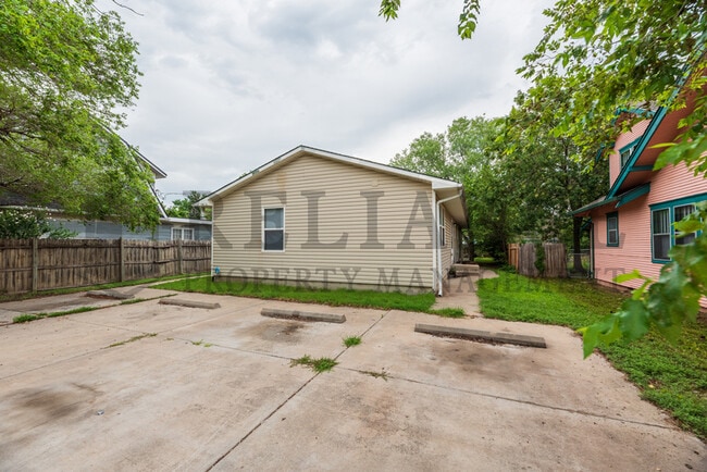 1948 S Everett St in Wichita, KS - Building Photo - Building Photo
