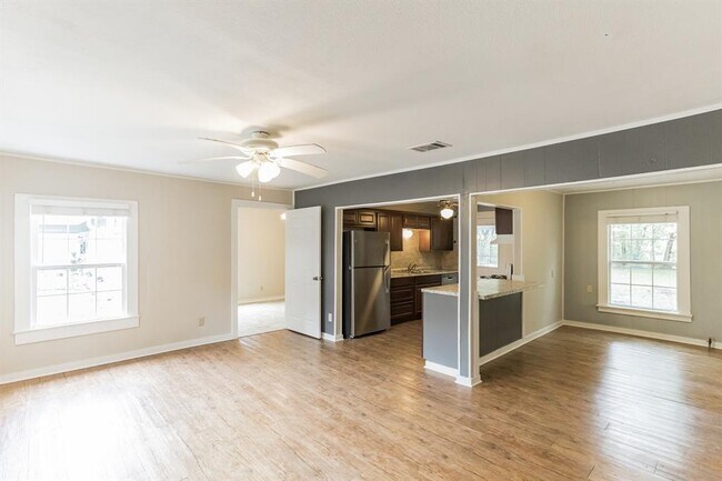 1805 S Main St in Georgetown, TX - Building Photo - Building Photo