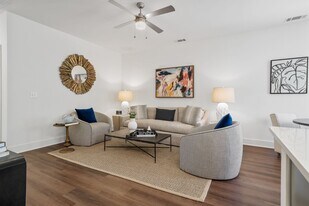 145 Huntley Dr in Pelham, AL - Building Photo