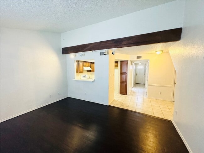 property at 1318 Bluffview Dr