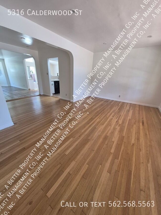 property at 5316 E Calderwood St