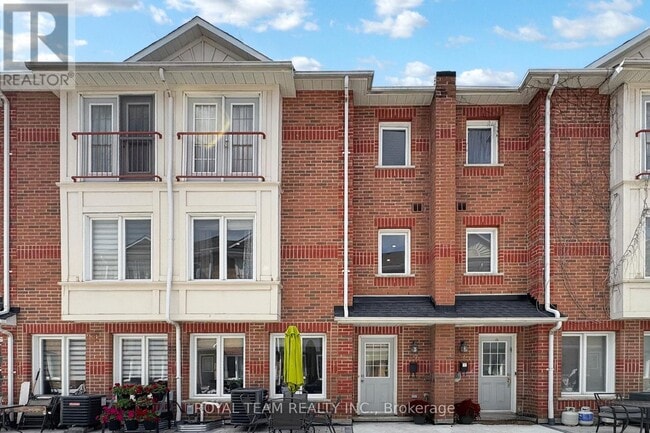 151 Townsgate Dr in Vaughan, ON - Building Photo - Building Photo