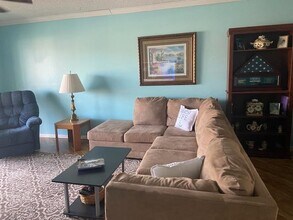 2135 N Courtenay Pky, Unit A205 in Merritt Island, FL - Foto de edificio - Building Photo