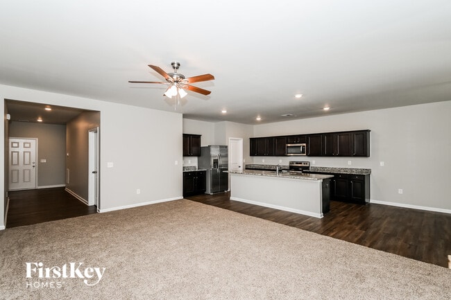 161 Greatwood Ln in Villa Rica, GA - Foto de edificio - Building Photo