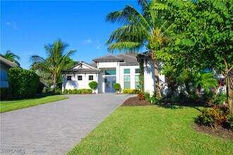 3123 Heather Glen Ct in Naples, FL - Building Photo - Building Photo