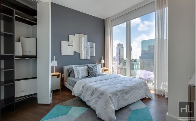 Beautiful 2 Bedroom 2 Bath Apartment in Tu in New York, NY - Building Photo - Building Photo
