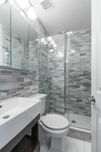 252 Mott St, Unit 5R in New York, NY - Building Photo - Building Photo