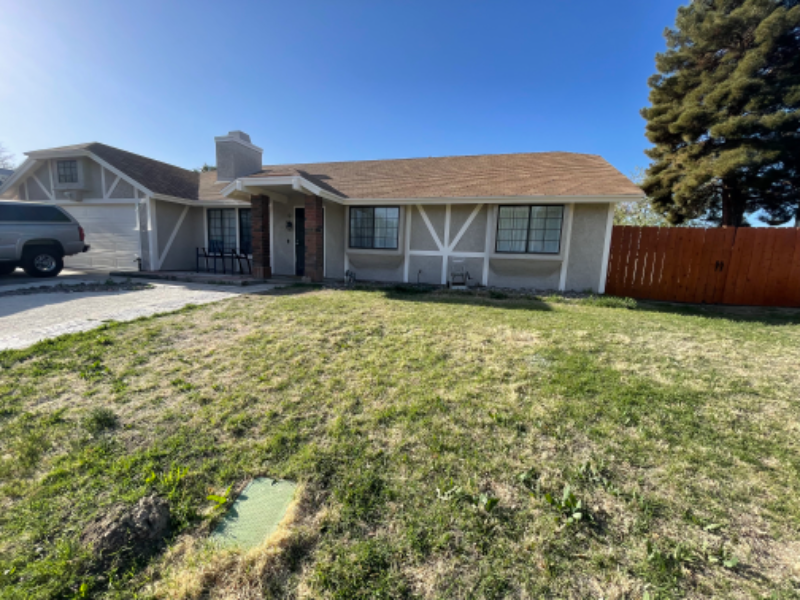 1832 W Ave K11 in Lancaster, CA - Building Photo