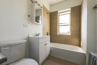 8201 S Drexel Ave 903-09 E 82nd Chicago, IL 60619 in Chicago, IL - Foto de edificio - Building Photo