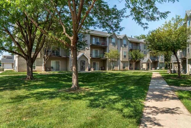 Eagle Run Apartments in Omaha, NE - Foto de edificio - Building Photo