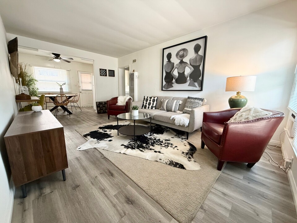 14122 Delano St, Unit B in Van Nuys, CA - Building Photo