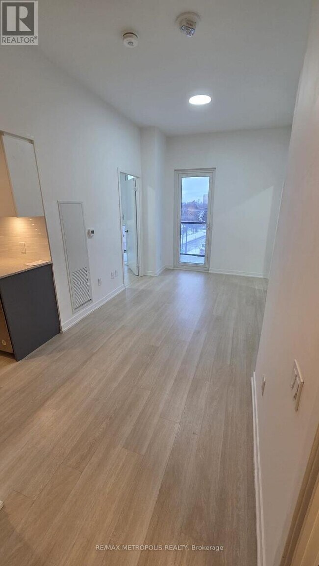 500 Wilson Ave in Toronto, ON - Building Photo - Building Photo