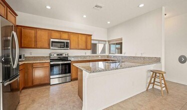 2680 Slide Mountain Loop in Bullhead City, AZ - Building Photo - Building Photo