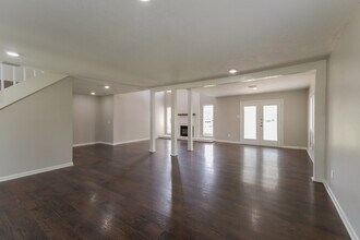 701 Tanglewood Dr in Friendswood, TX - Building Photo - Building Photo