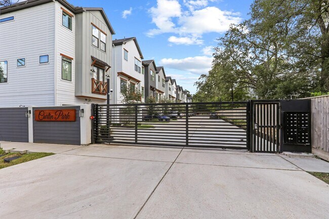 4528 Curtin Park Ct in Houston, TX - Foto de edificio - Building Photo
