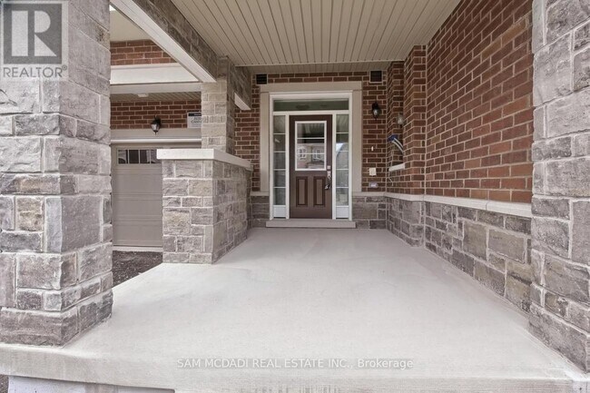 34 Paisley Dr in Bradford West Gwillimbury, ON - Building Photo - Building Photo