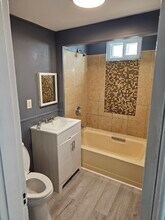 62 Alma St, Unit 3rd Floor in Waterbury, CT - Building Photo - Building Photo