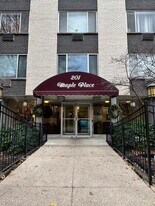 201 S Maple Ave in Oak Park, IL - Building Photo