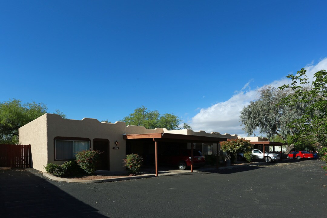 5926-5934 E Bellevue St in Tucson, AZ - Building Photo