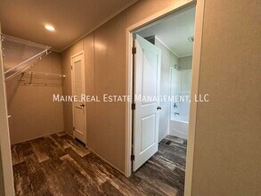 154 A St in Pittsfield, ME - Foto de edificio - Building Photo
