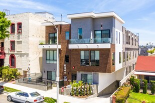 One Bedroom Townhome @ 644 N Hobart! in Los Angeles, CA - Building Photo