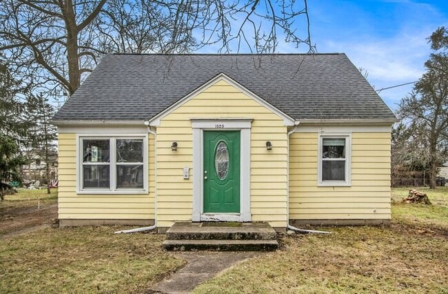 1029 Dayton Ave in Kalamazoo, MI - Foto de edificio - Building Photo