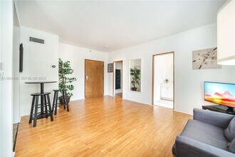 1502 Jefferson Ave in Miami Beach, FL - Foto de edificio - Building Photo