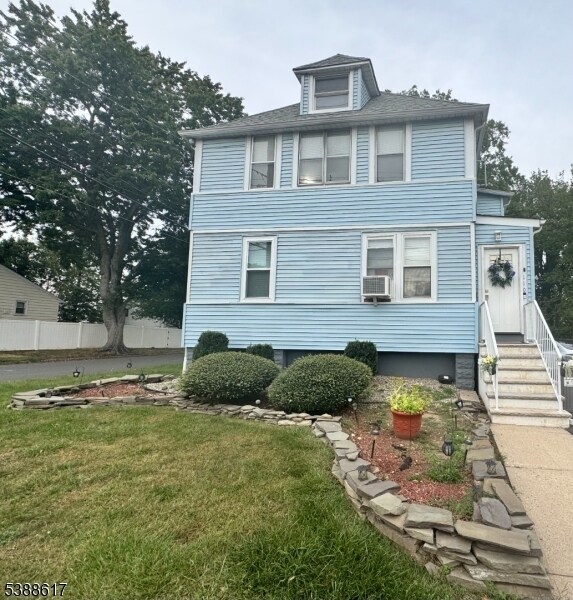 110 Broadway in Clark, NJ - Building Photo