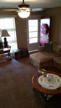 3913 SW Dixie Ct in Topeka, KS - Foto de edificio - Building Photo