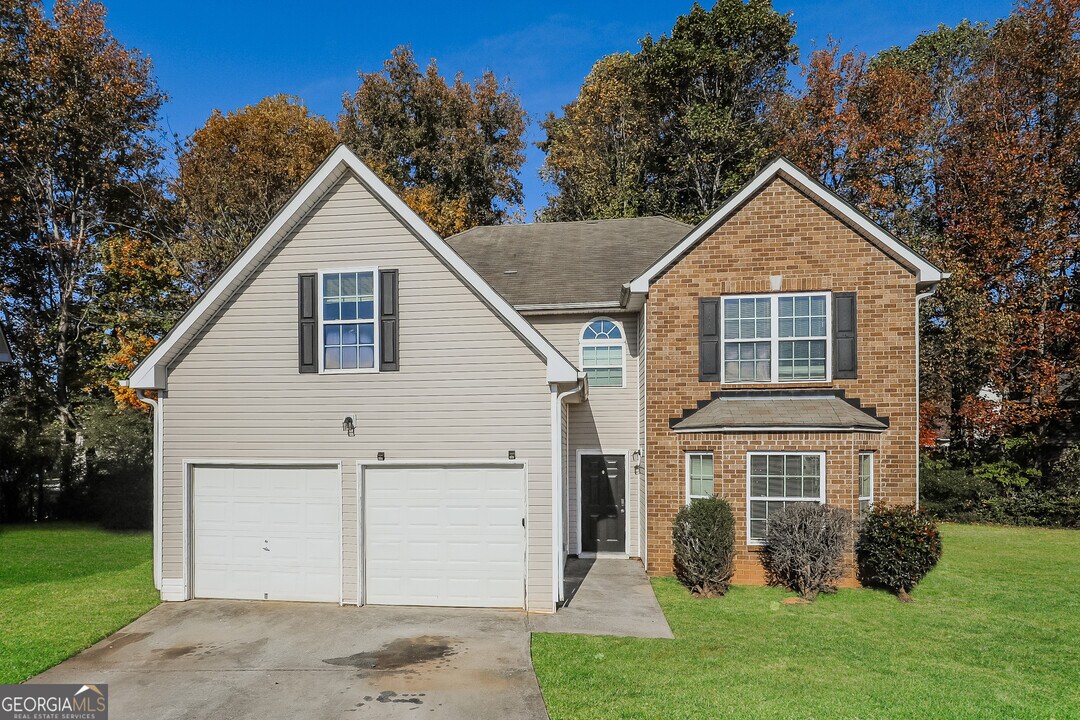 11643 Kades Trail in Hampton, GA - Building Photo