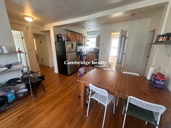 313 Elm St, Unit 2A in Cambridge, MA - Building Photo - Building Photo