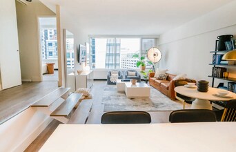 20 E Chestnut St, Unit 11B in Chicago, IL - Building Photo - Building Photo