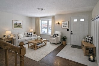 107 Franklin St Ext in Derry, NH - Foto de edificio - Building Photo