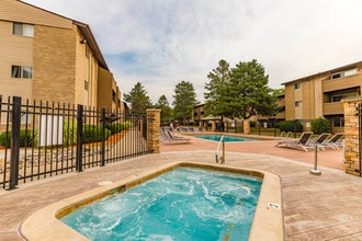 Capitol Villa Apartments in East Lansing, MI - Building Photo - Building Photo