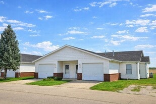 MEADOWS OF LUKE RIDGE in Rock Falls, IL - Building Photo